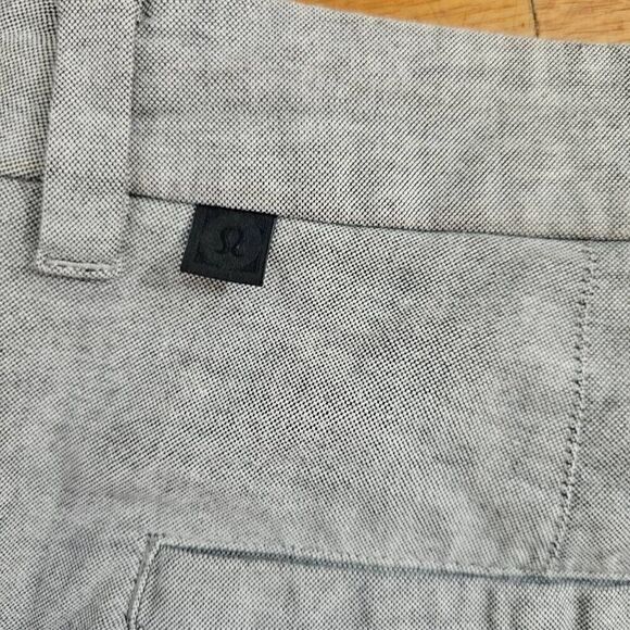Lululemon Commission Short Relaxed Mens Size 38 Gray - Picture 6 of 8